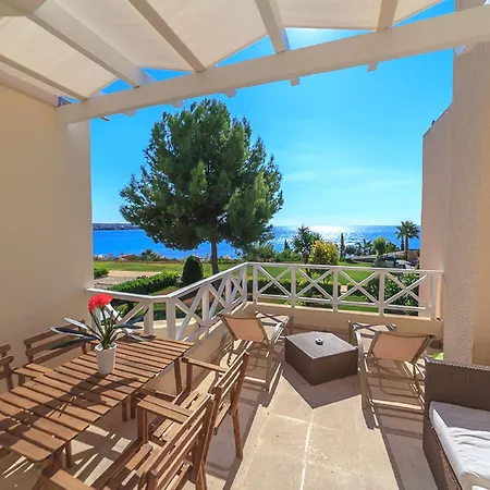 13 * Coral Bay