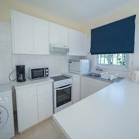 13 Apartment Coral Bay